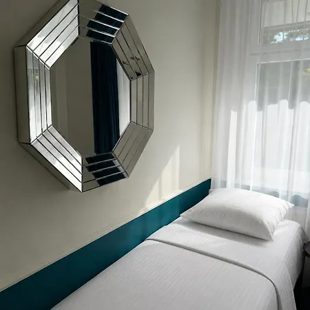 Ingeborg Hotel *